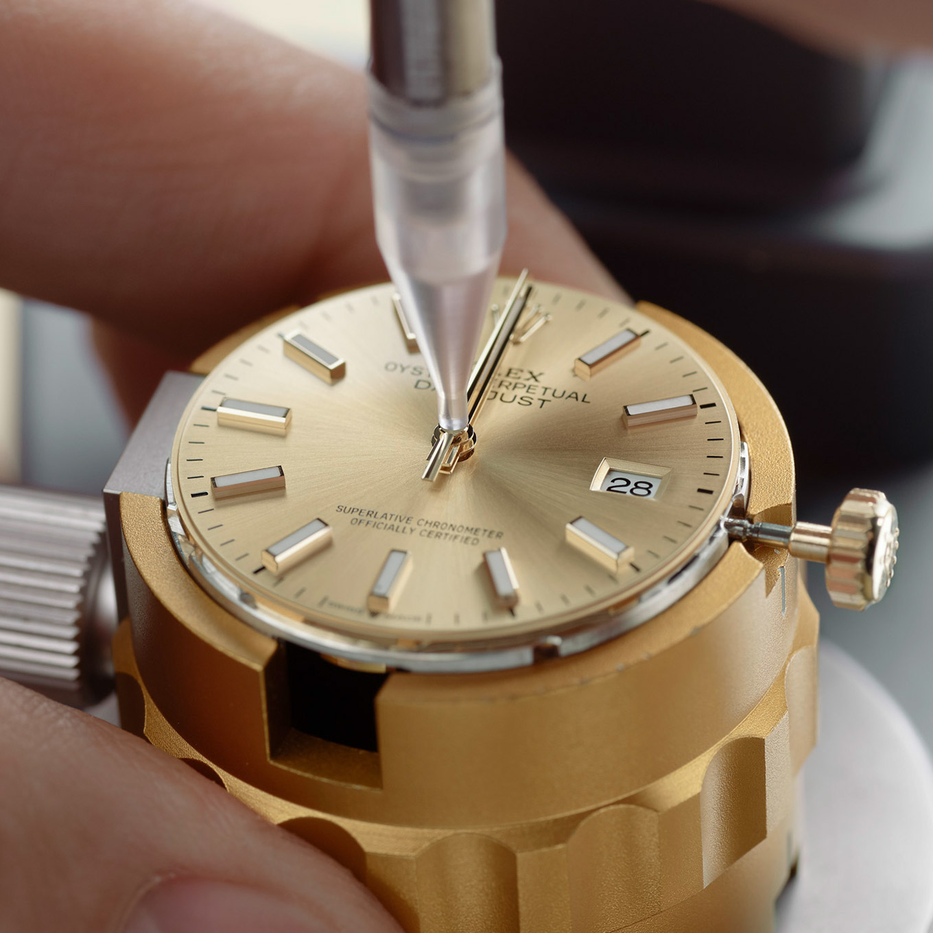 rolex-servicing-procedure-casing-of-the-movement_portrait
